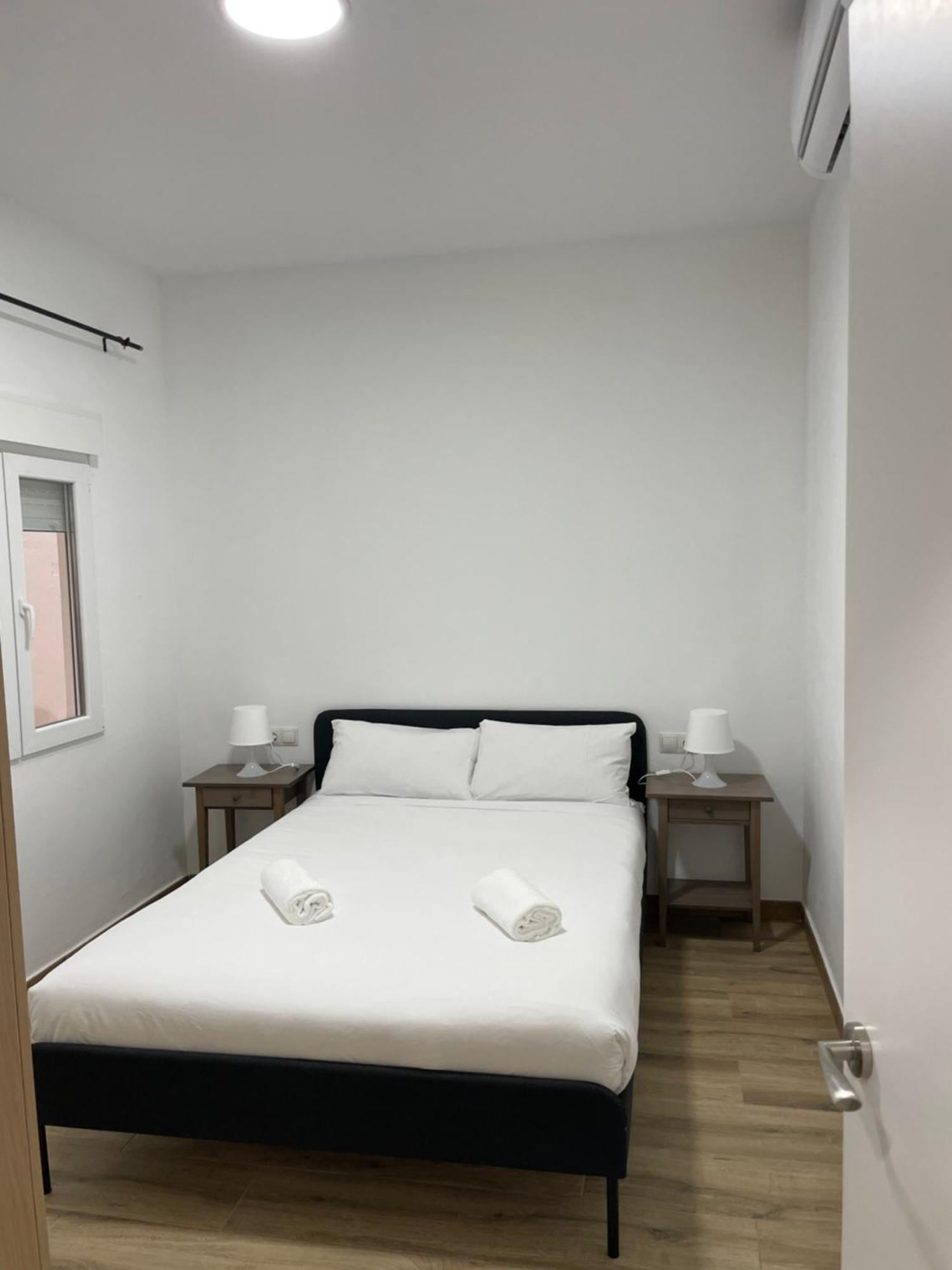 Apartamentos Tarradellas Sants Estacio Barcelona Exterior photo