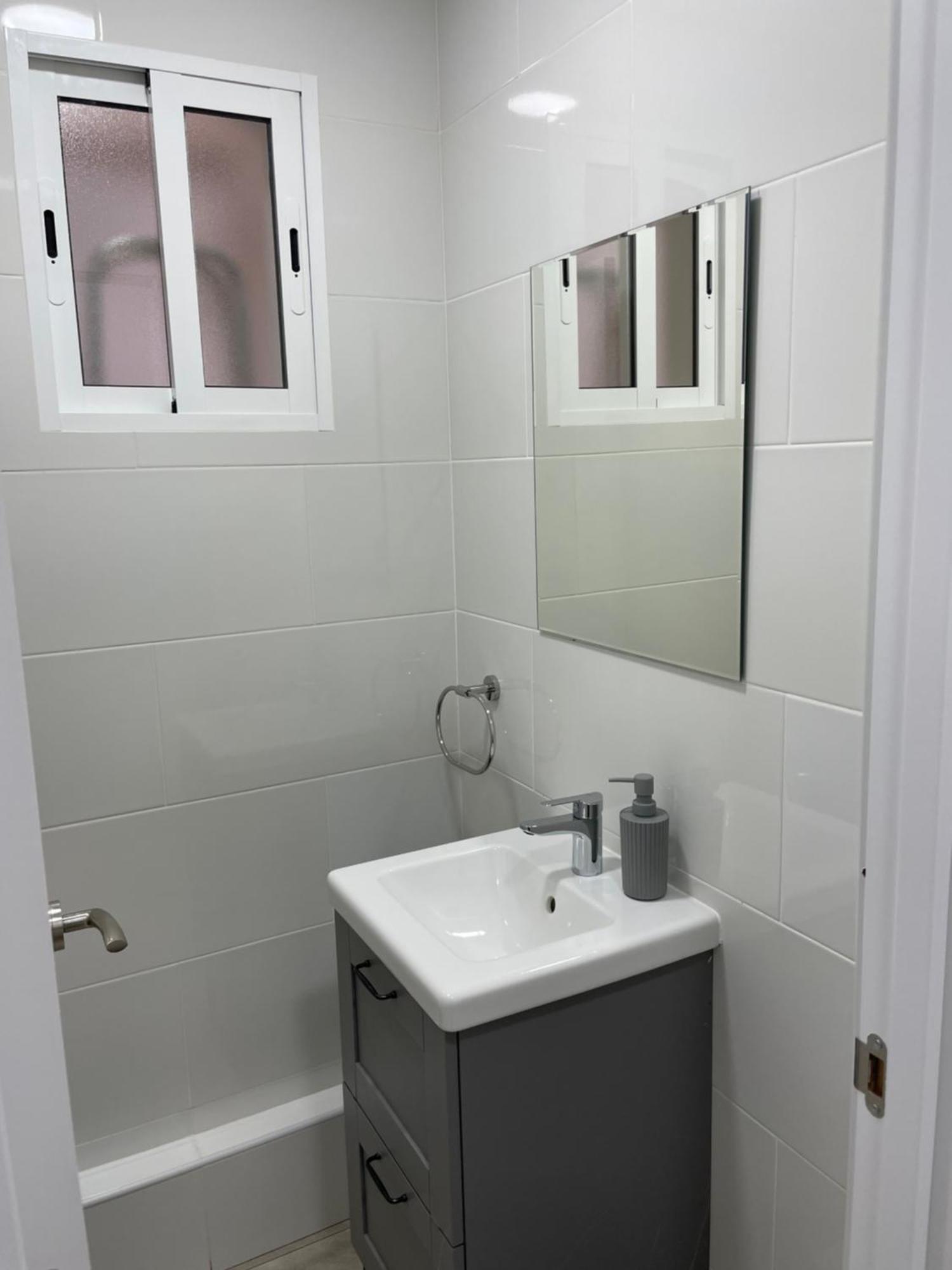 Apartamentos Tarradellas Sants Estacio Barcelona Exterior photo