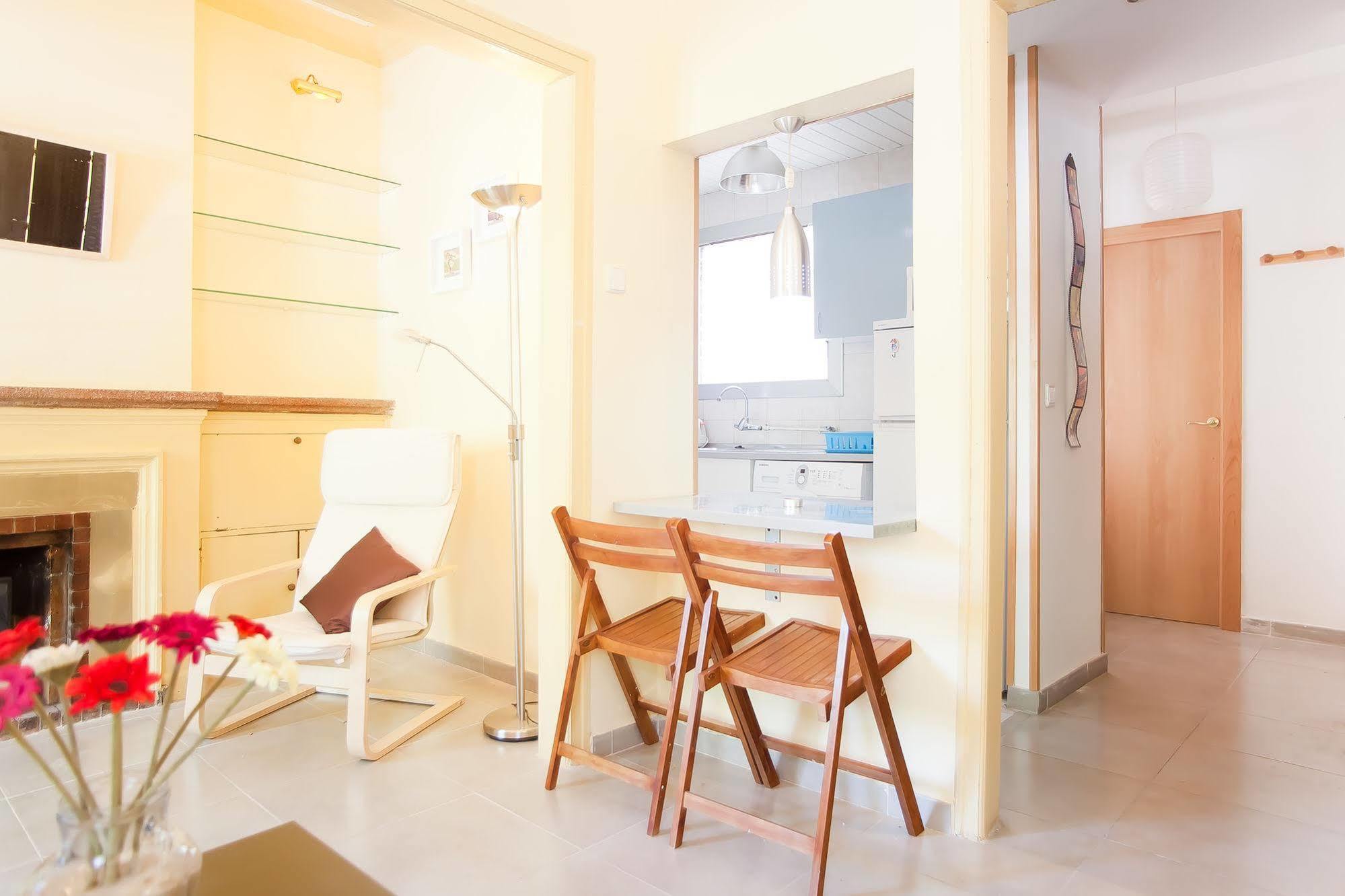Apartamentos Tarradellas Sants Estacio Barcelona Exterior photo