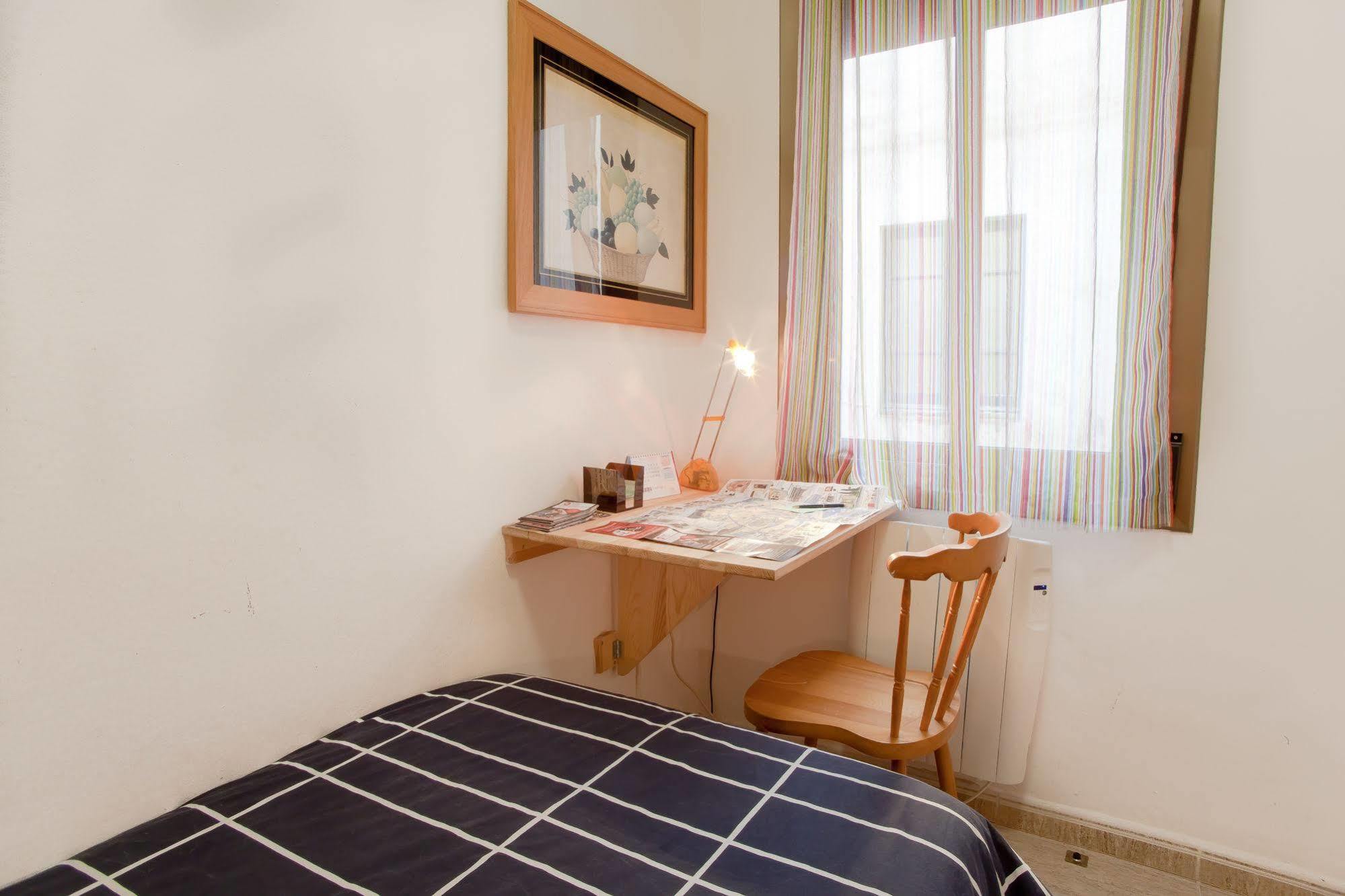 Apartamentos Tarradellas Sants Estacio Barcelona Exterior photo