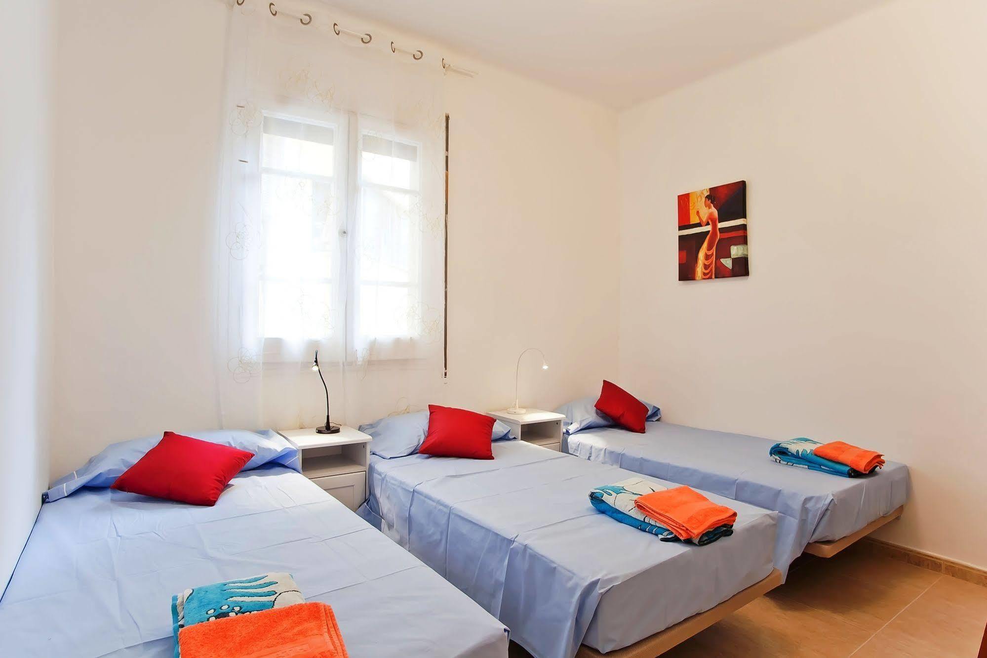 Apartamentos Tarradellas Sants Estacio Barcelona Exterior photo